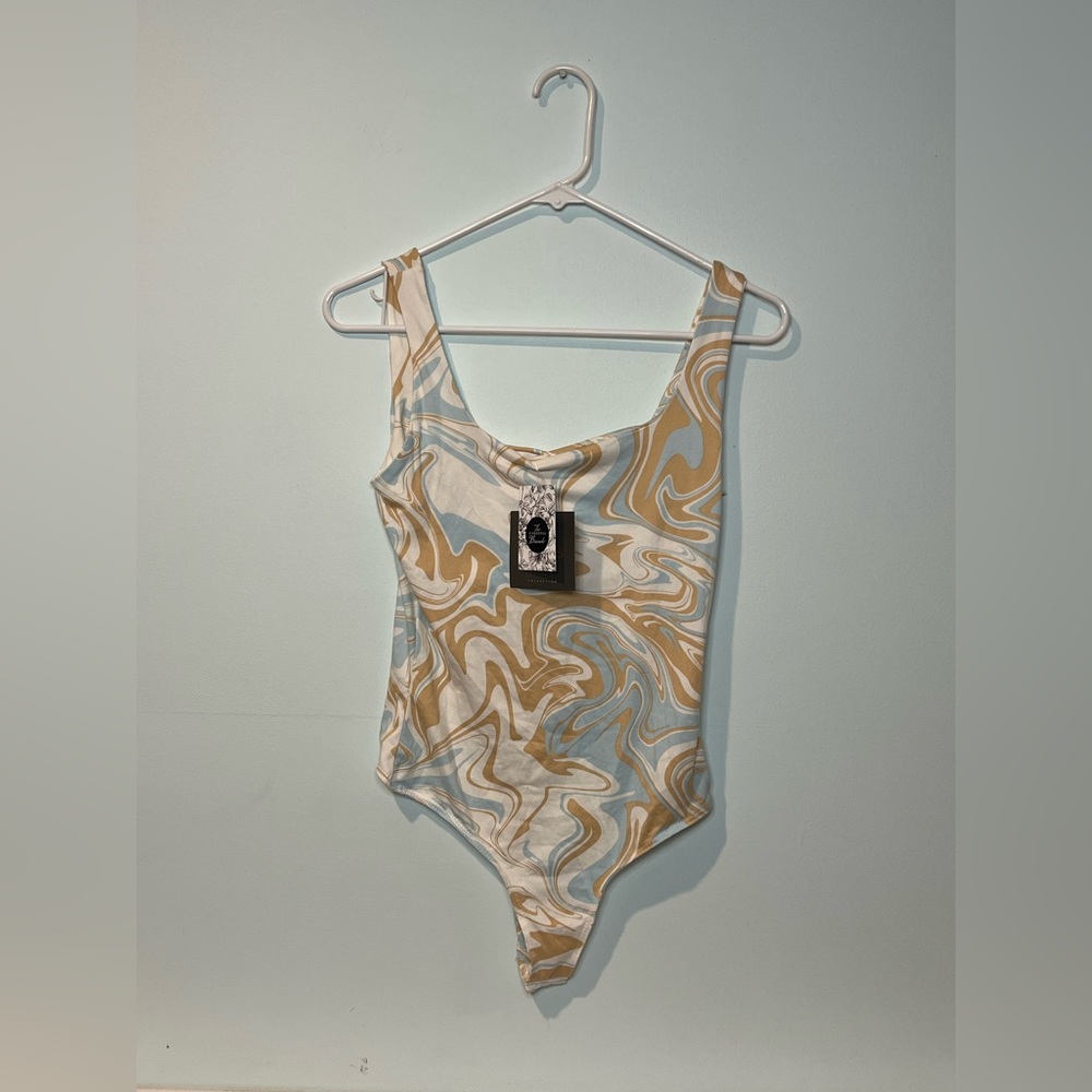 Le Lis Gardenia Branch Peach and Blue Swirl Roll Tide Groovy Bodysuit, Sz Small